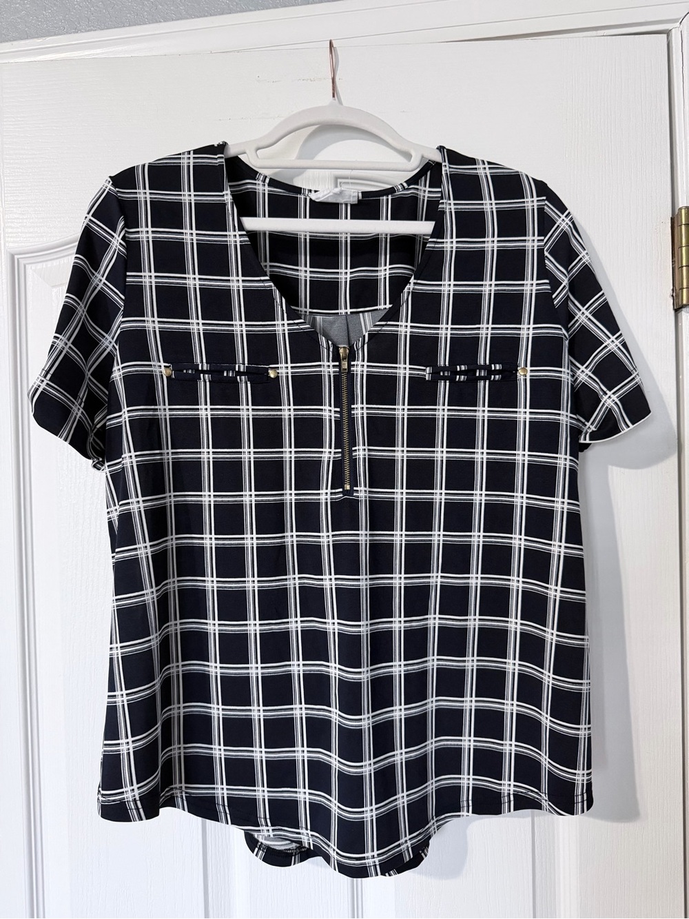 Women’s Navy and White Plaid Zip-Front Ultra-Lightweight Short Sleeve Blouse